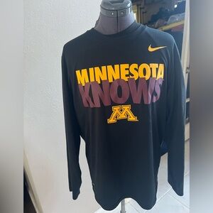 University of Minnesota Knows Long Sleeve performance  T-shirt by Nike size M